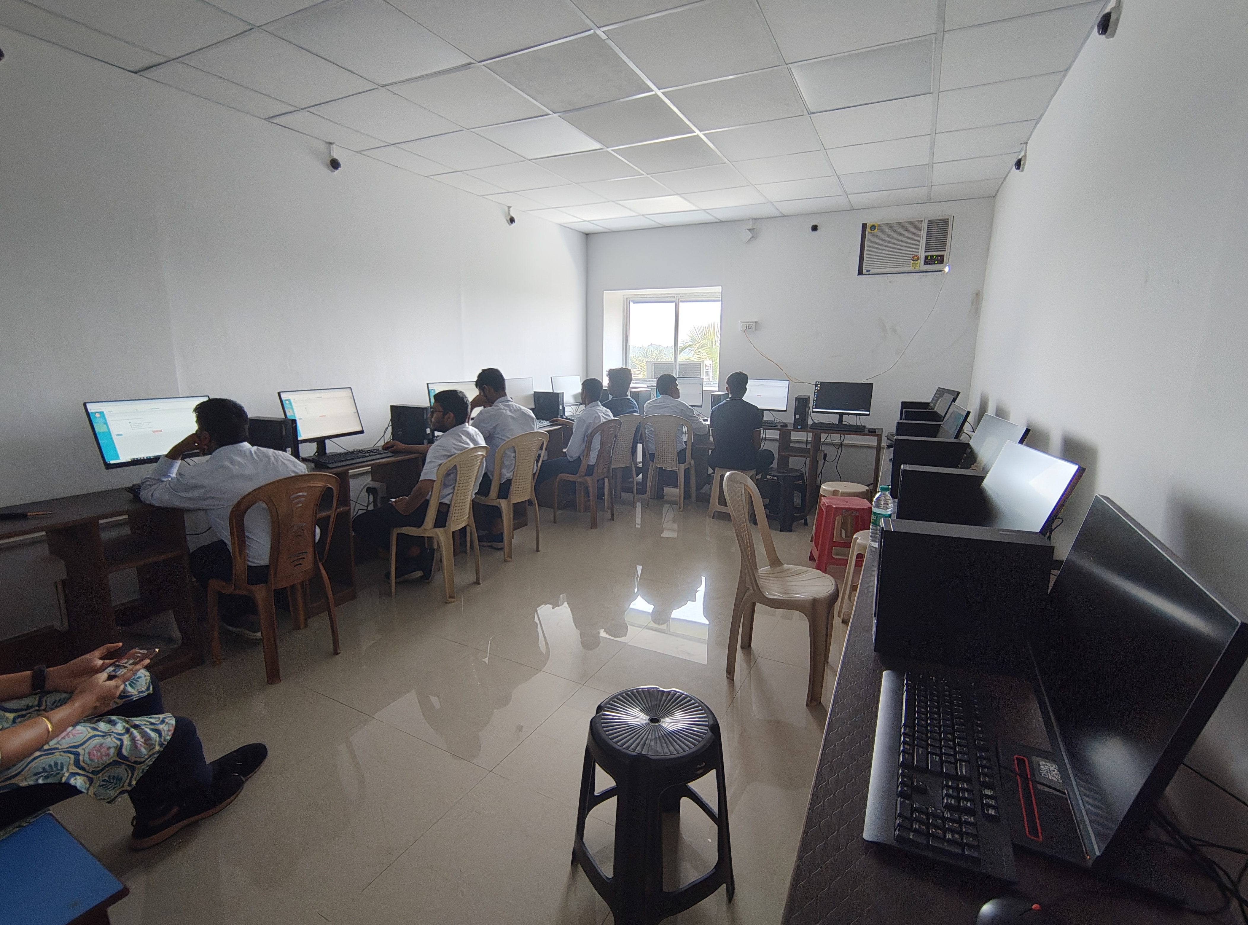 COMPUTER LAB